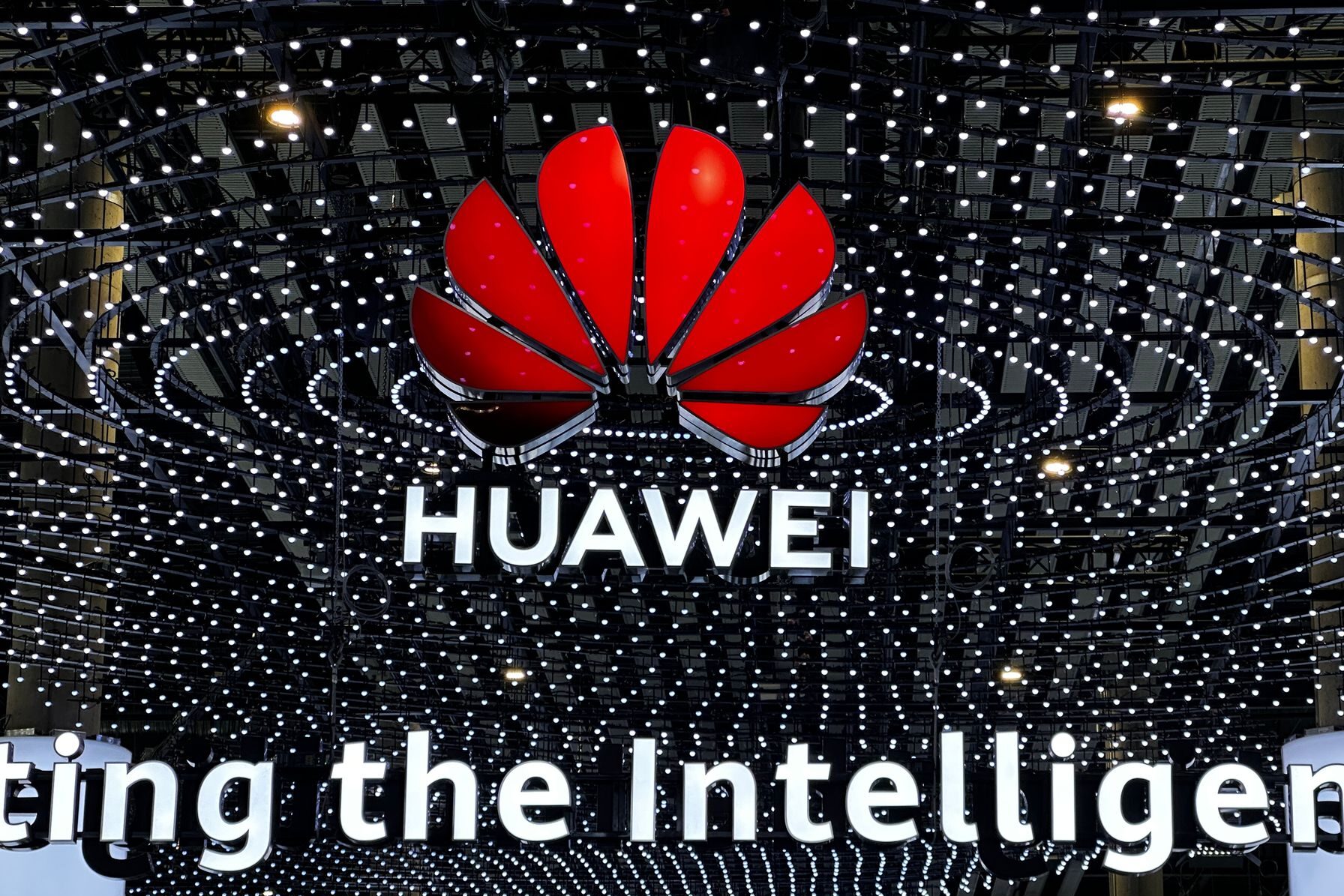 Huawei anuncia el 5.5G amb un sistema d’IA al MWC 2025